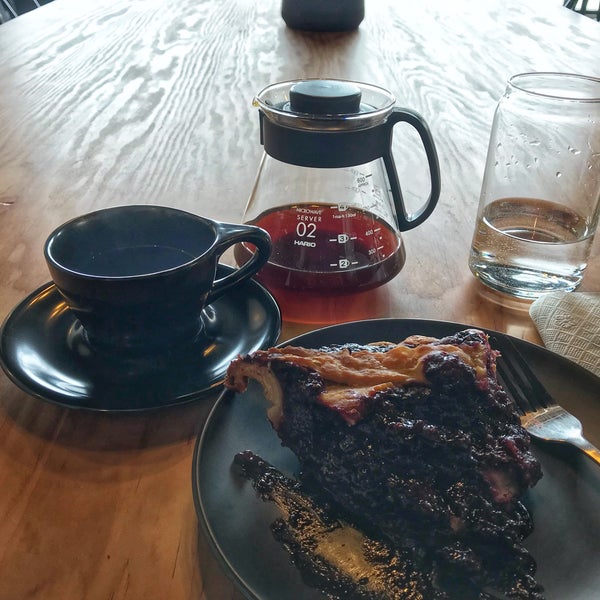 Coffee offerings rotate weekly form all over the US. All pair quite well with the doughnuts, bagels, and scones on offer. There's sometimes even a pie of the day.