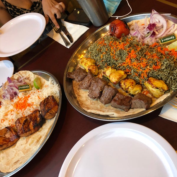 Foto scattata a Kabobi - Persian and Mediterranean Grill da SUHAD  سُهادْ il 8/31/2020