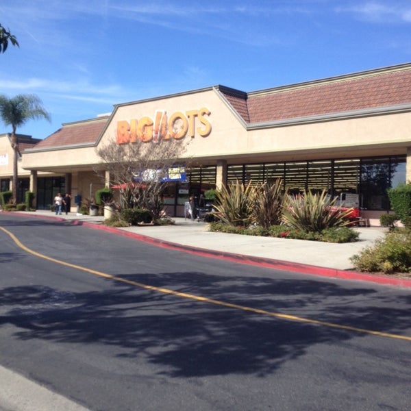 Big Lots (Now Closed) Big Box Store in Cerritos