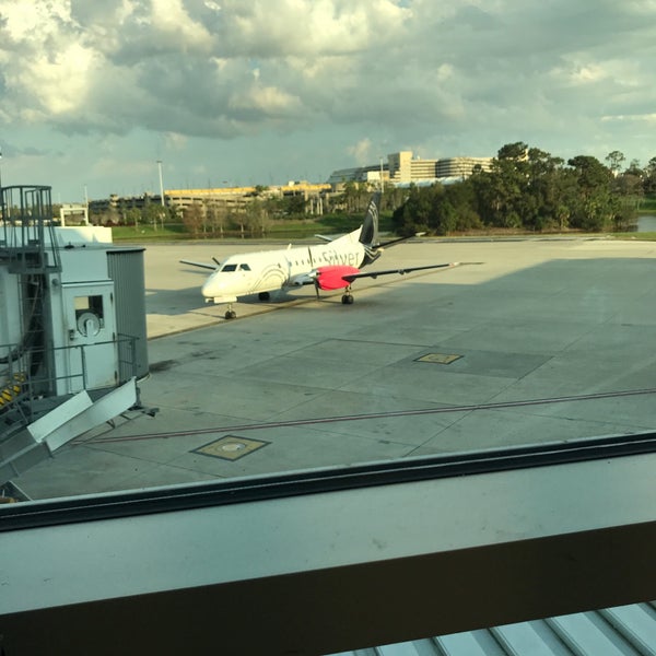Foto tirada no(a) Aeroporto Internacional de Orlando (MCO) por Javon L. em 2/23/2019