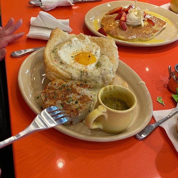 Photo taken at Snooze an AM Eatery by Susie K. on 2/23/2020