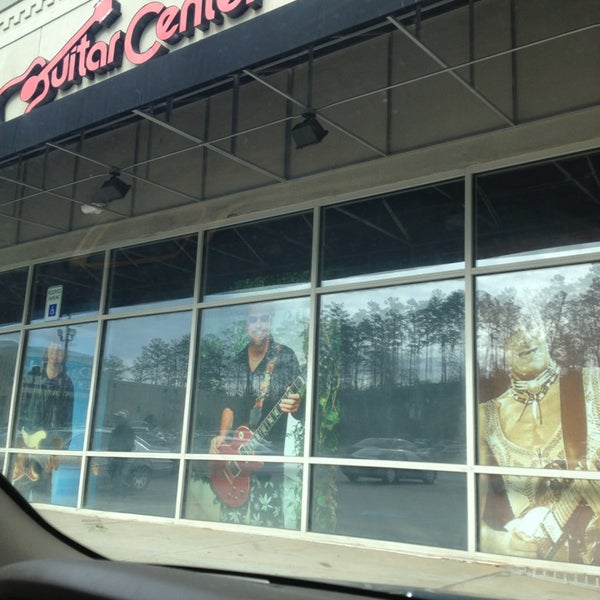 Guitar Center Music Store in Little Rock