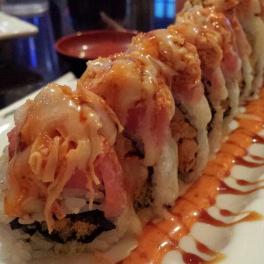 Foto scattata a Red Koi Japanese Cuisine da Stephanie il 2/6/2014
