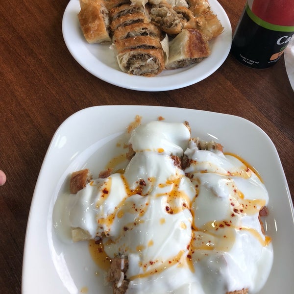 Özen Börek ve Tatlı Evi Anadolu Hisarı Körfez Cd. No4/A
