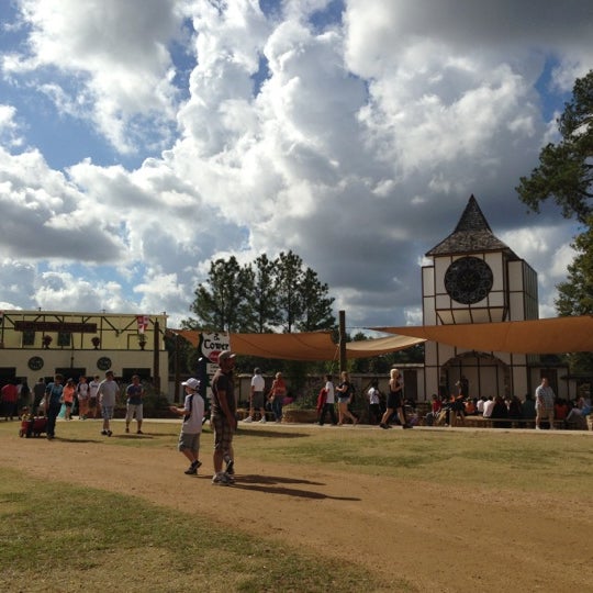 11/4/2012 tarihinde Xiang Xiang P.ziyaretçi tarafından Texas Renaissance Festival'de çekilen fotoğraf