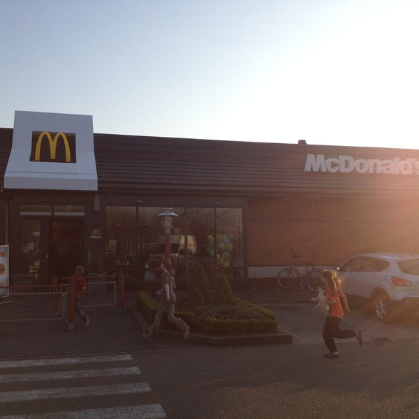 Das Foto wurde bei McDonald&#39;s von Ruslan K. am 5/3/2013 aufgenommen