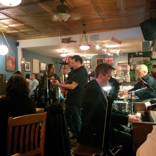 Photo taken at Dave&#39;s… On St. Clair by Bahar Z. on 3/14/2015