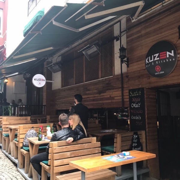 รูปภาพถ่ายที่ Kuzen Beer Cafe โดย Savaş K. เมื่อ 7/4/2020