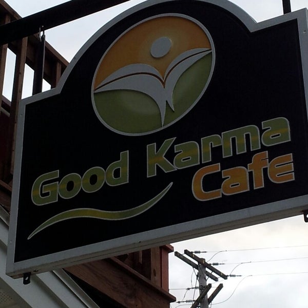 รูปภาพถ่ายที่ Good Karma Cafe โดย Jean-Luc H. เมื่อ 7/13/2013