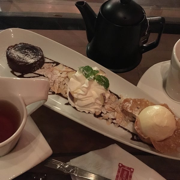 Das Foto wurde bei The Fabulous Dessert Cafe von Maprang S. am 1/24/2016 aufgenommen