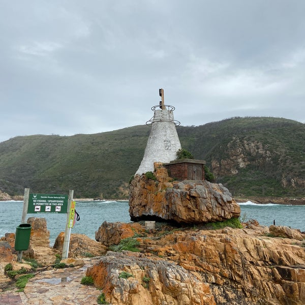the-knysna-heads-scenic-lookout-in-knysna