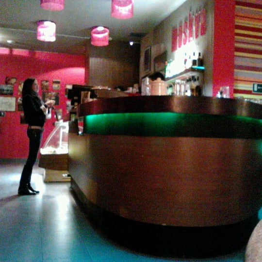 Das Foto wurde bei Moskva lounge cafe von Nick S. am 10/22/2012 aufgenommen