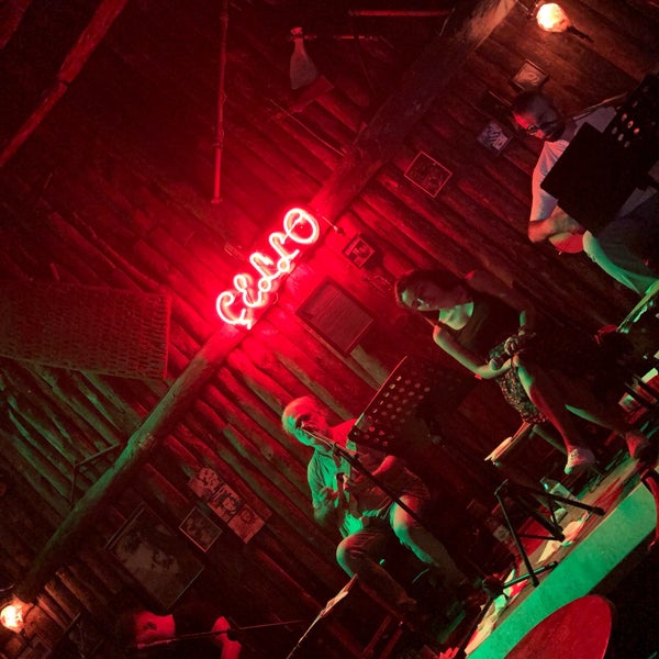 Foto diambil di Çello Cafe &amp; Bar oleh Lmn🦋 G. pada 8/23/2019