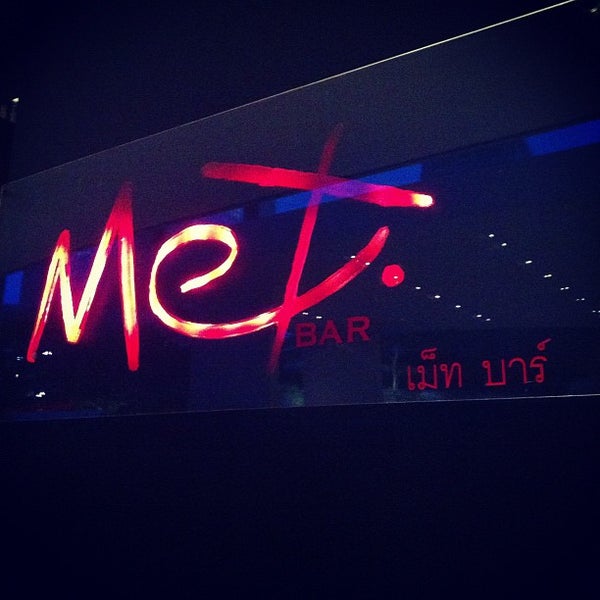 Foto diambil di Met Bar oleh Ly P. pada 11/22/2012