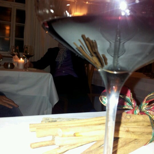 12/23/2012 tarihinde Imranziyaretçi tarafından Restaurant Oberer Mönchhof'de çekilen fotoğraf