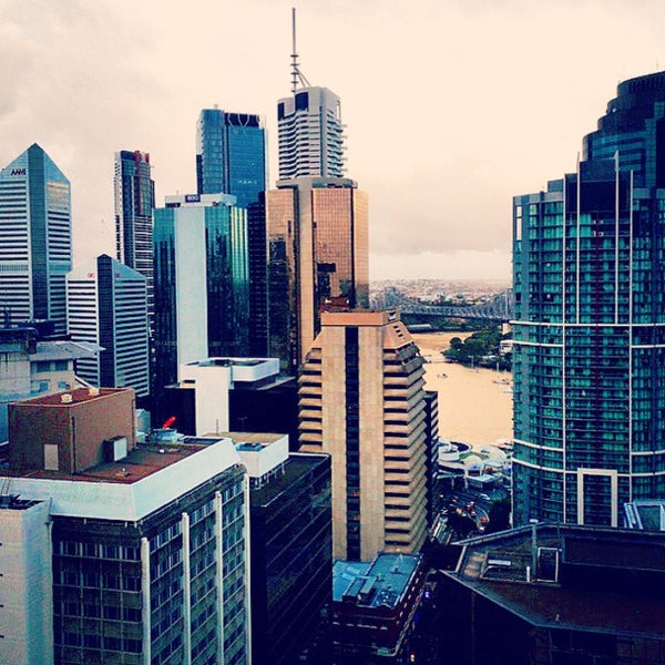 5/20/2015 tarihinde zzapziyaretçi tarafından Four Points by Sheraton Brisbane'de çekilen fotoğraf