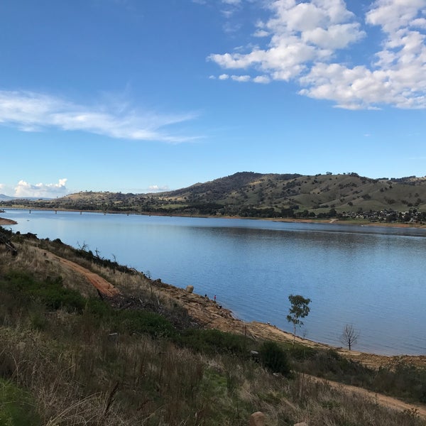 Lake Hume Lake in Lake Hume Village