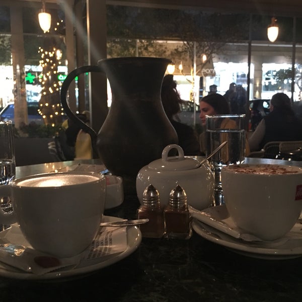 11/24/2017 tarihinde Stella ✨✨ M.ziyaretçi tarafından Amos Café bistro'de çekilen fotoğraf