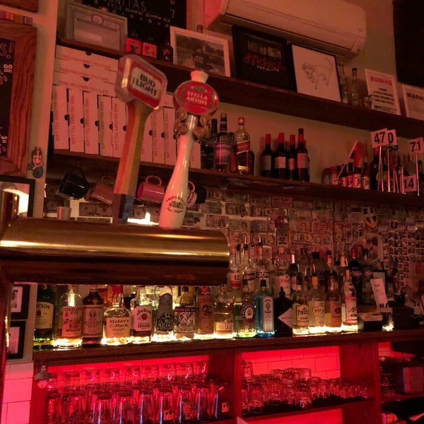 4/24/2019 tarihinde Lucy C.ziyaretçi tarafından Archie&#39;s Bar and Pizza'de çekilen fotoğraf