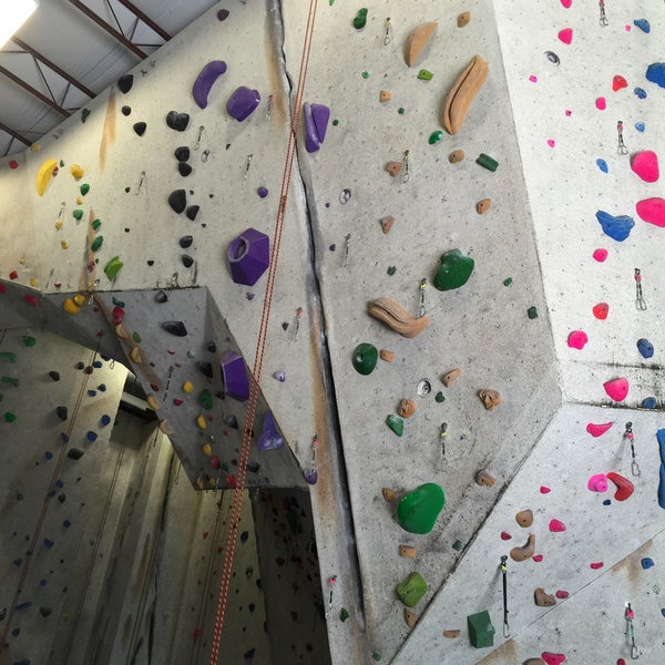 Foto scattata a Ibex Climbing Gym da Matt J. il 4/14/2015