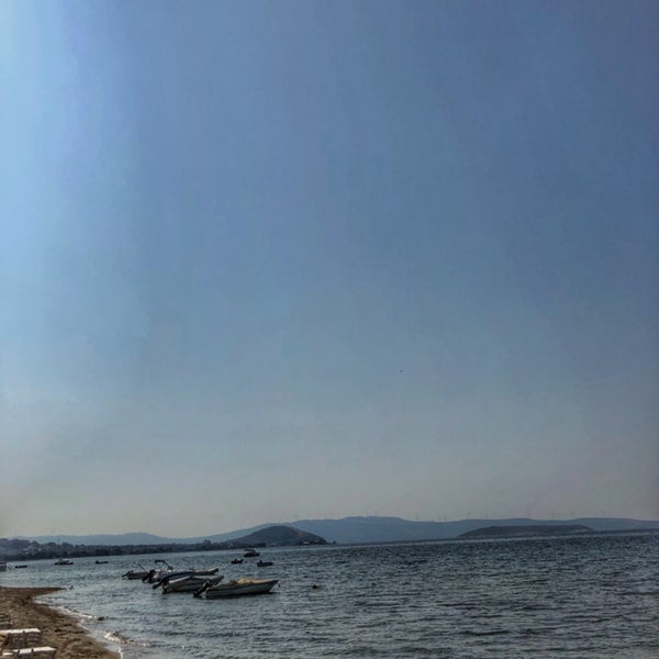 Das Foto wurde bei Yeşilim Camping Restaurant von Cankat am 7/13/2019 aufgenommen