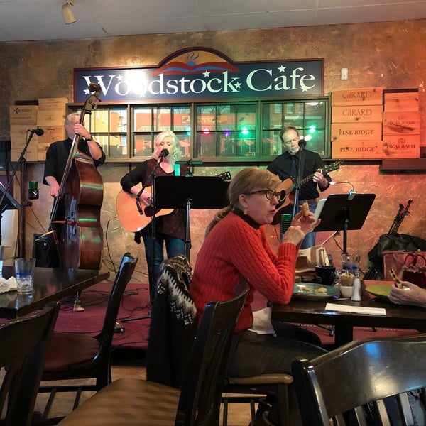 Foto scattata a Woodstock Cafe &amp; Shoppes da Hana S. il 12/23/2018