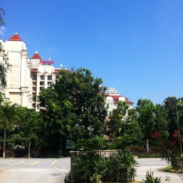 Palm garden hotel ioi resort city
