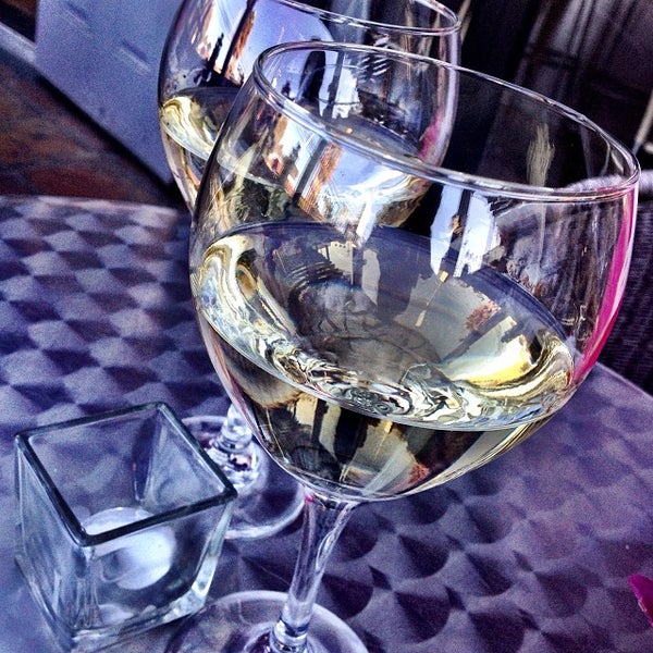 9/29/2013にLaLa C.がSara the Wine Barで撮った写真