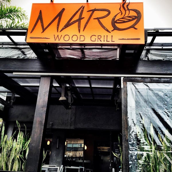 Foto tirada no(a) Maro Wood Grill por LaLa C. em 8/25/2015