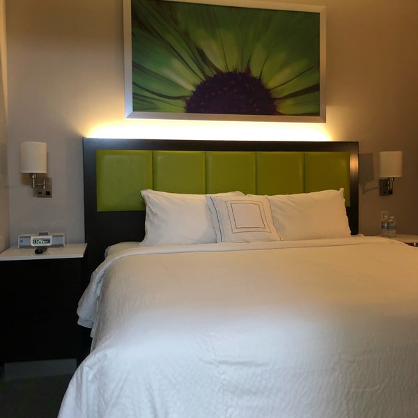 Photo taken at SpringHill Suites by Marriott New York Midtown Manhattan/Fifth Avenue by Krista S. on 4/30/2019