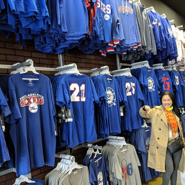 4/20/2019 tarihinde Kenneth T.ziyaretçi tarafından Philly Team Store'de çekilen fotoğraf