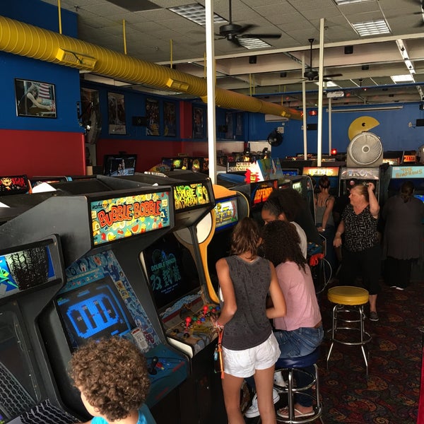 Photo taken at Yestercades Arcade by Kenneth T. on 9/5/2016