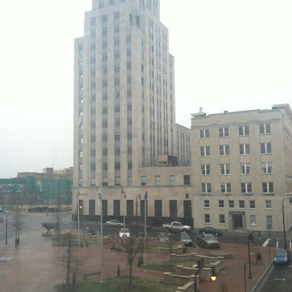 รูปภาพถ่ายที่ Durham Marriott City Center โดย Kwani L. เมื่อ 1/25/2013