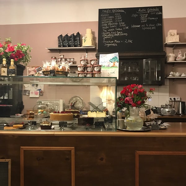 One of the best places in Berlin city, need to visit if you're here. The cakes are amazing. You have to eat the choclate berry one, but all of them are more than great.
