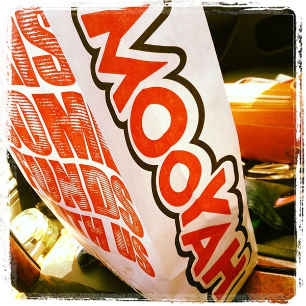 10/15/2012 tarihinde Uluwaleziyaretçi tarafından MOOYAH Burgers, Fries &amp; Shakes'de çekilen fotoğraf
