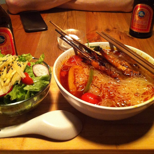 Foto tomada en Hungry Lung&#39;s Kitchen  por 지영alice枳英 이. el 5/11/2013