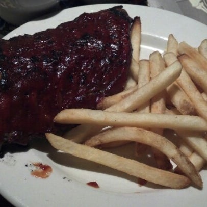 Photo taken at Chili&#39;s Grill &amp; Bar by Jeremy L. on 12/29/2012
