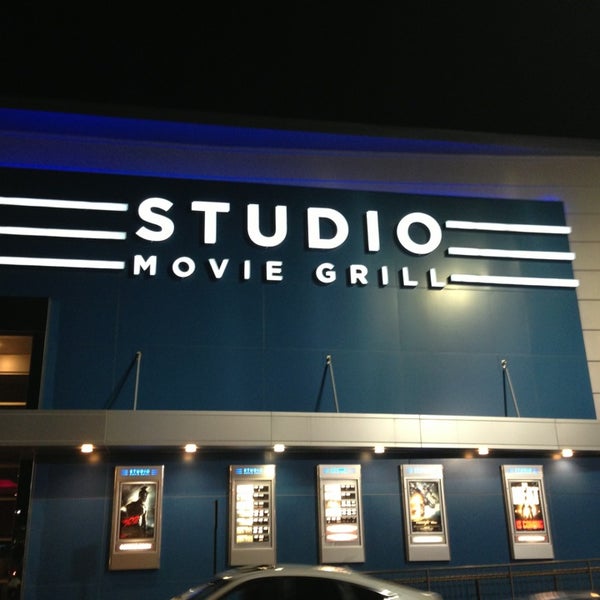 Photo taken at Studio Movie Grill Holcomb Bridge by Chris E. on 6/22/2013