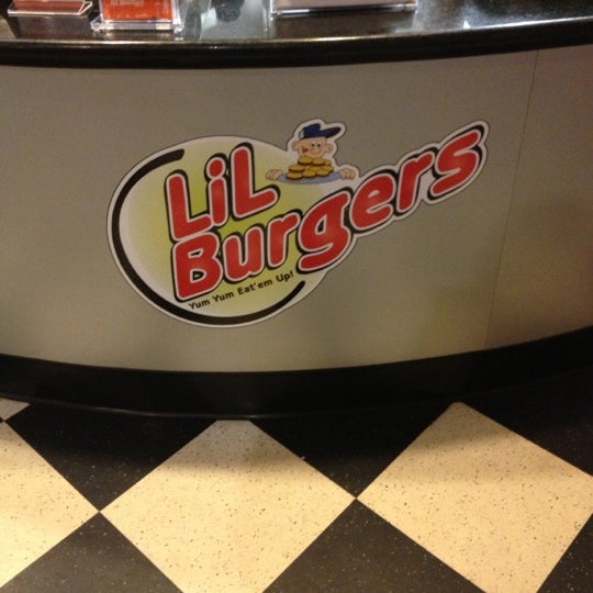 Photo taken at Lil Burgers by Andrew P. on 11/18/2012