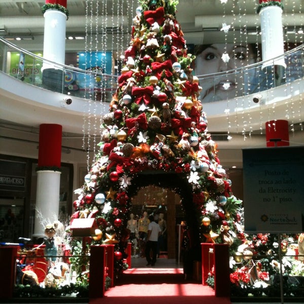 Photo taken at Shopping Norte Sul by Tadeu L. on 12/26/2012