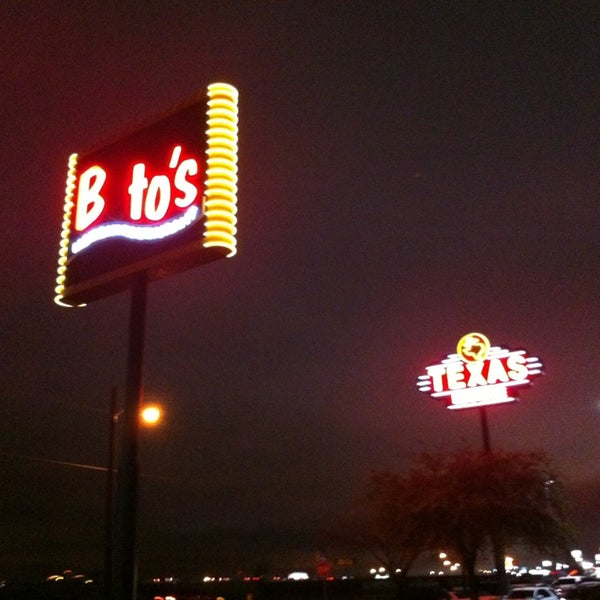 1/10/2013 tarihinde Ajaz B.ziyaretçi tarafından Beto&#39;s Mexican Restaurant'de çekilen fotoğraf