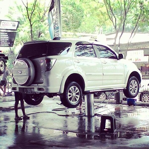 Car wash gading griya Car Wash and Detail in Jakarta Utara