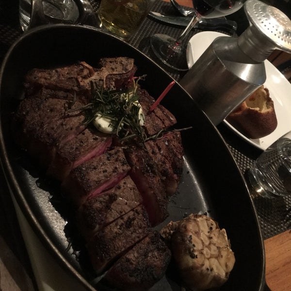 Das Foto wurde bei BLT Steak von Naoko S. am 7/21/2017 aufgenommen