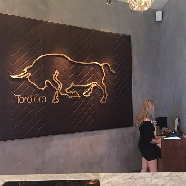 Foto tomada en Toro Toro Restaurant  por Rahat O. el 6/12/2016