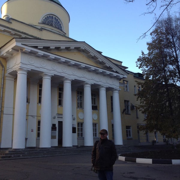 Зубовский бульвар дом журналистов. Хвалынский бульвар 7к1. Дом журналиста на никитском бульваре. Москва, гоголевский б-р, 8. Народный бульвар 55 белгород дом профсоюзов.