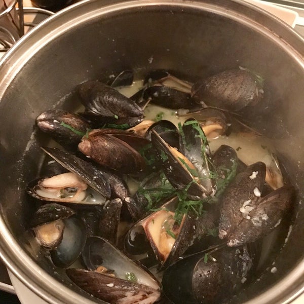 รูปภาพถ่ายที่ Flex Mussels โดย Sophia เมื่อ 1/14/2018
