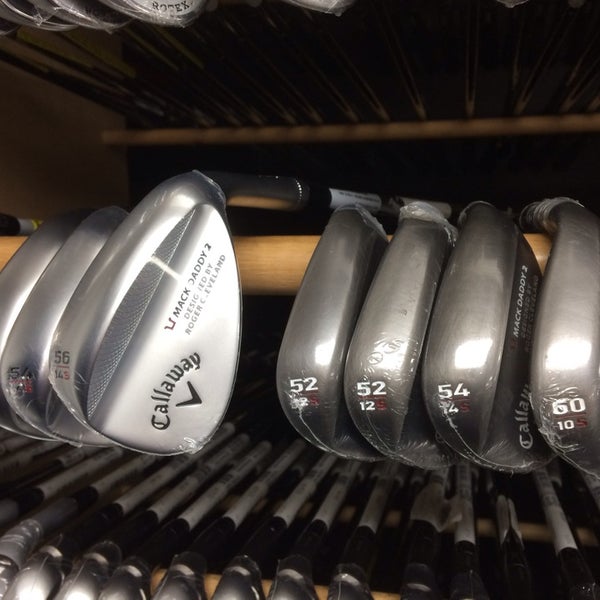 Roger Dunn Golf Shops Sporting Goods Shop in Honolulu