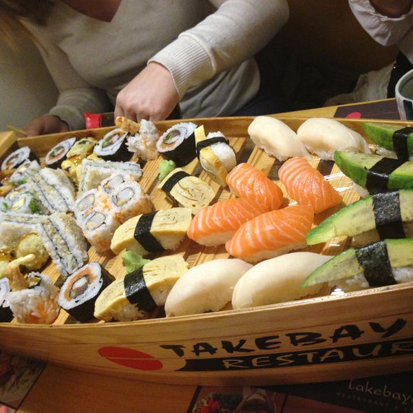 Foto scattata a Bambuszliget Japán Étterem &amp; Sushi Bár da Judit M. il 1/10/2013