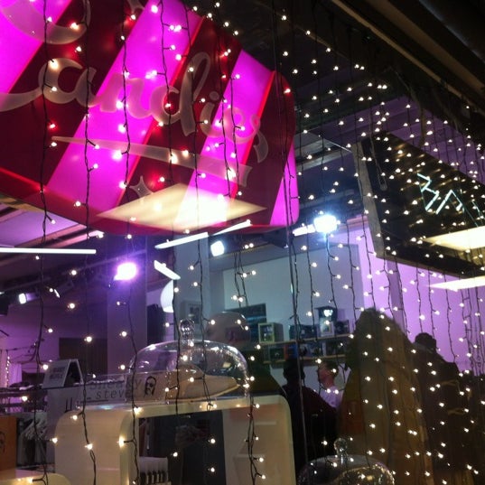12/29/2012에 Angelina T.님이 Banya Concept Store에서 찍은 사진