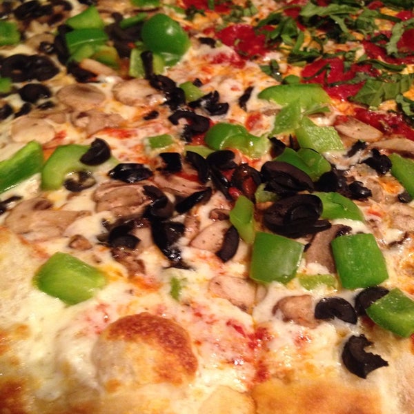 7/30/2014にCleveland C.がCoal Fire Pizzaで撮った写真